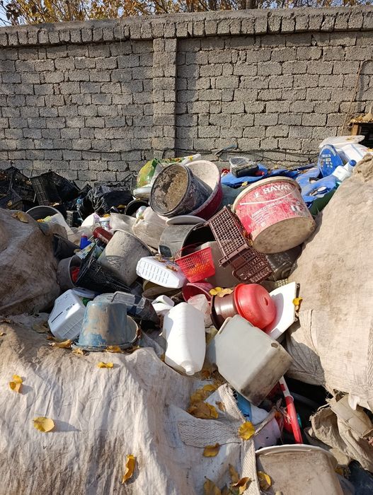 Пластмасса бор майдаланган  сувда чўкмайди