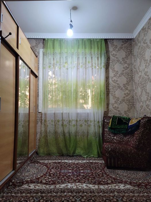 Sergili Yarmarka orqa tarafida 2 honalik kv bor Remonti full kir mowin