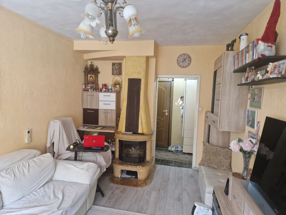 Продава се Двустаен апартамент в Асеновград - 63 кв.м за 688 €/кв.м - Снимка #3