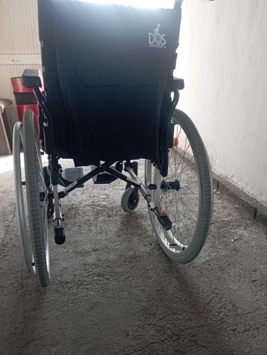 Продам инвалидную коляску новую.