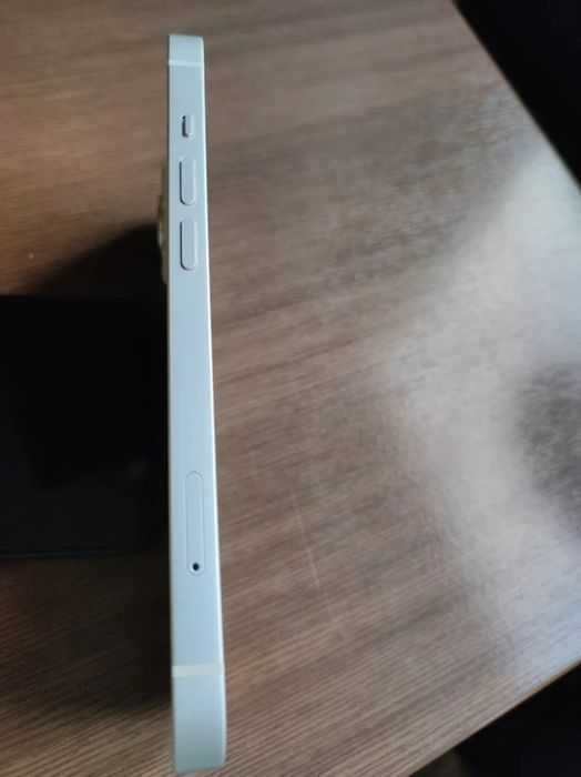 Iphone 13 бял 128 GB