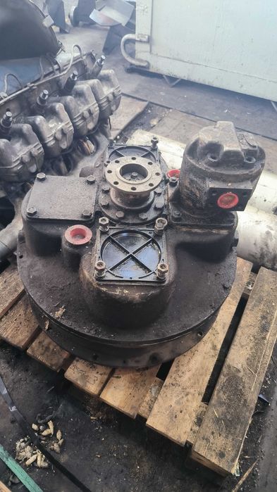 передача главная  DRESSTA  б/у