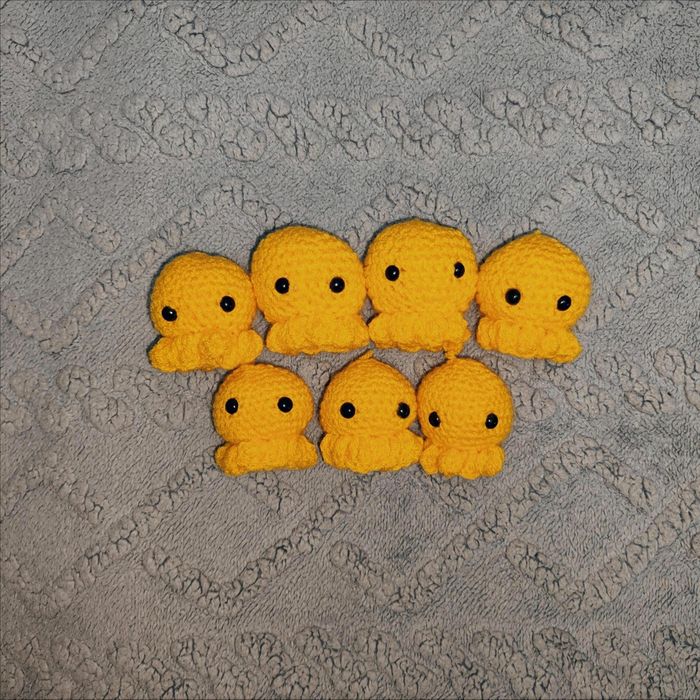 Вязаные осьминожки ручной работы