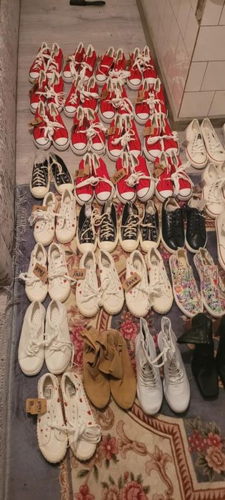 Papuci de vânzare din Anglia