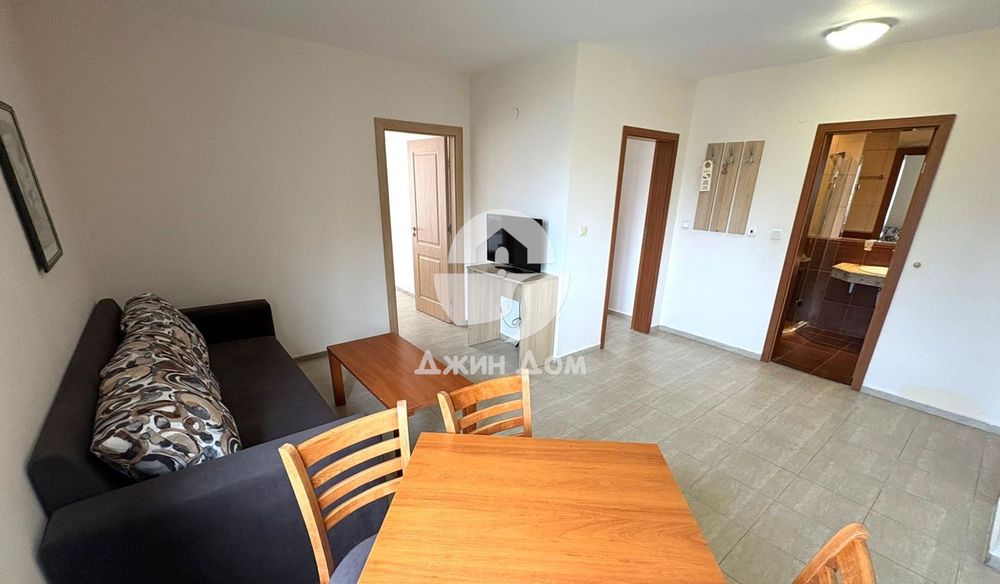 Просторен тристаен апартамент в к-с „Карлово“, к.к. Слънчев бряг