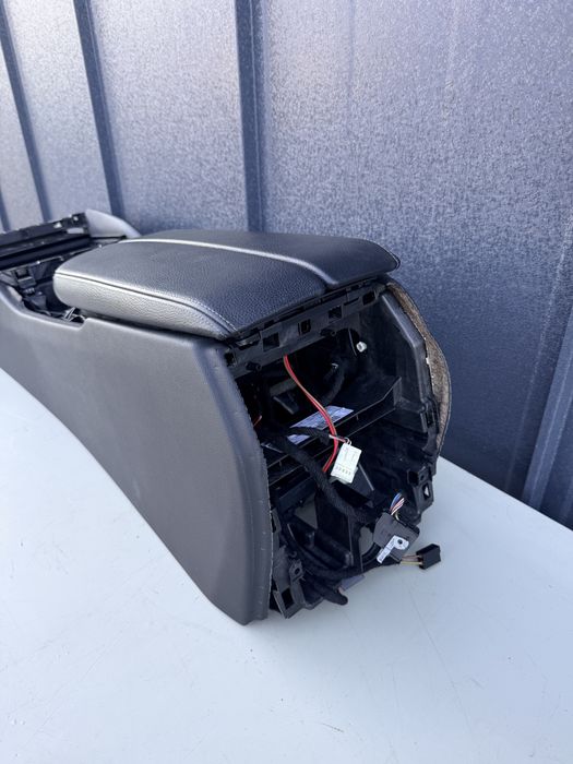 Cotiera Bmw Seria 5 G30 G31 volan stanga /neagra