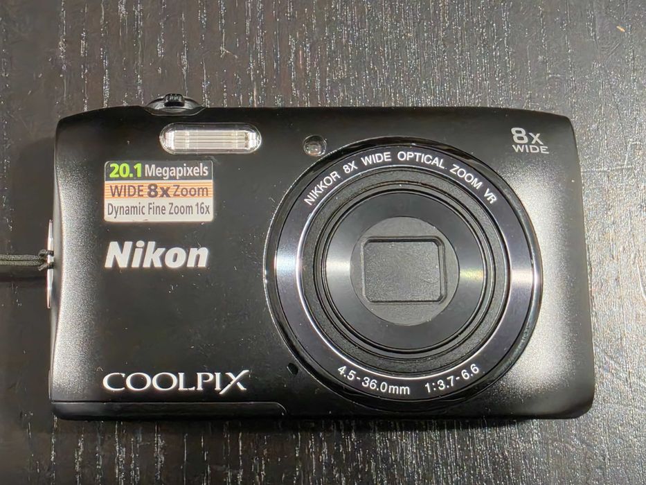 Aparat foto digital compact Nikon S3600 20.1 MP 8xZoom