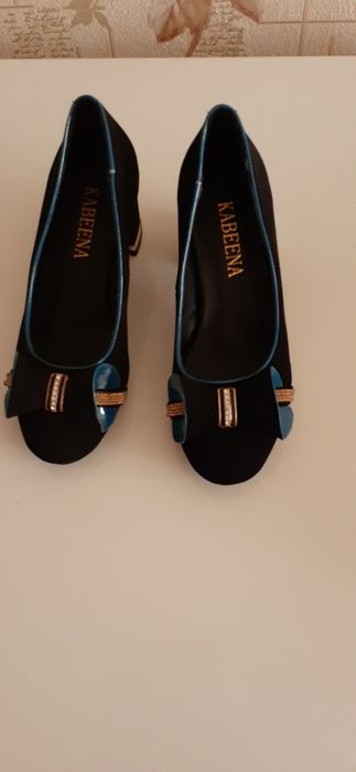 Замшевая женская туфли