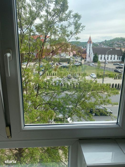 Apartament cu 3 camere de vânzare în zona apreciata