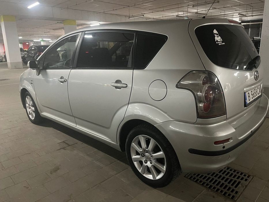 Toyota Corolla Verso 2004г(1.8 бензин-газ)