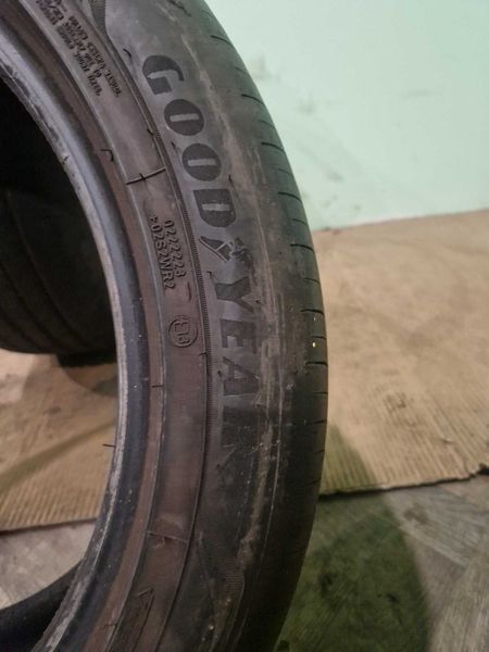 2 Goodyear R18 215/50/ 
летни гуми 
DOT2321