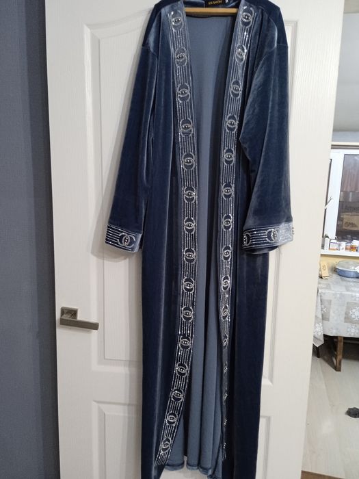 Продам недорого красивый чапан.