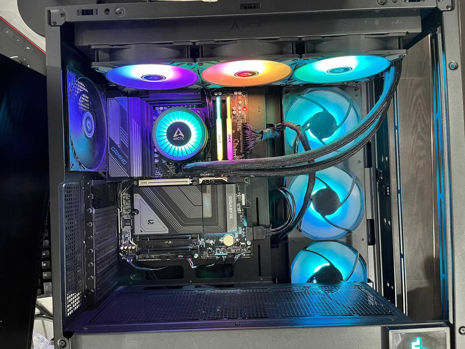 PC Gaming High-End Ryzen 9800X3D, 32GB DDR5 6400MHz, X870, AIO 420