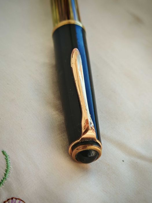 РЯДКА Оригинална Немска Писалка Pelikan 400 Със Златно Перо 585