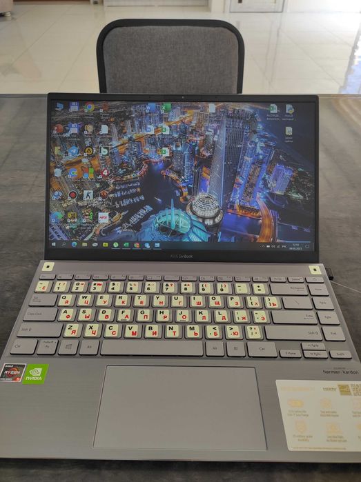 ASUS ZENBOOK 14 / Ультрабук