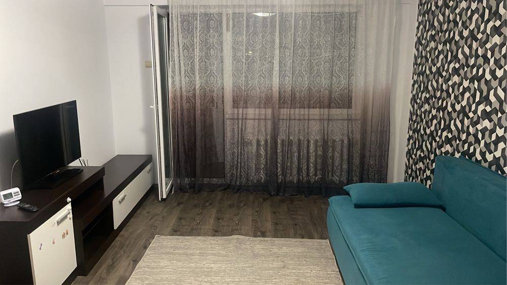 Închiriez apartament 3 camere decomandat – Tomis Nord | 80 mp | Centrală proprie | Disponibil imediat