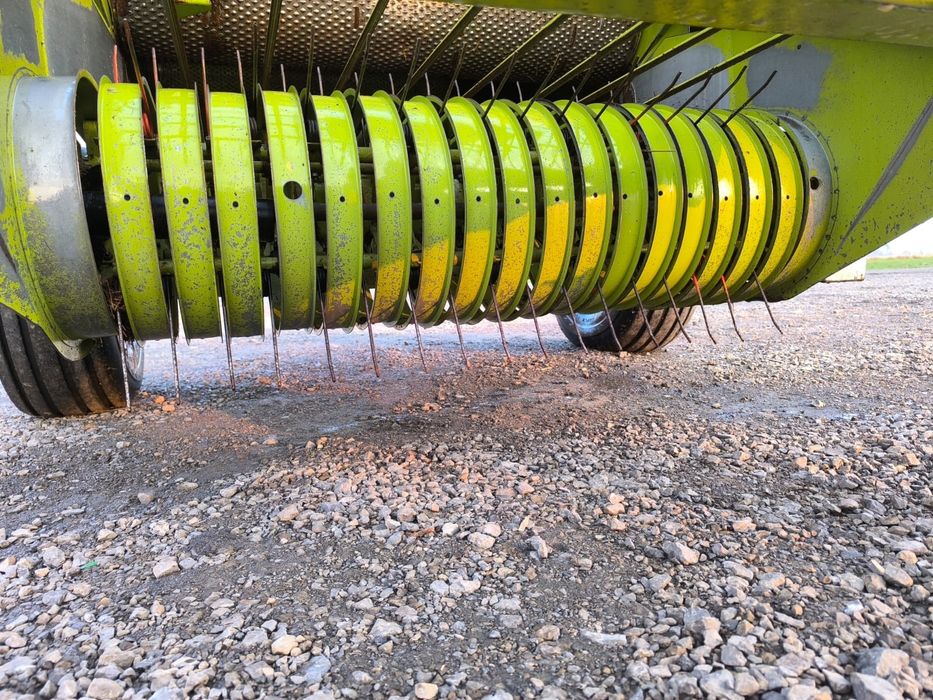 Пресс подборщик рулонный клаас44