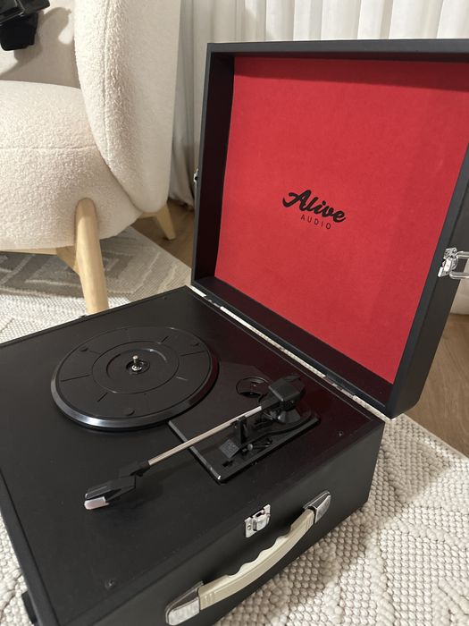 Проигрыватель с пластинками