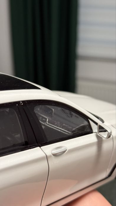 Macheta auto BMW 750Li 1:18 Kyosho