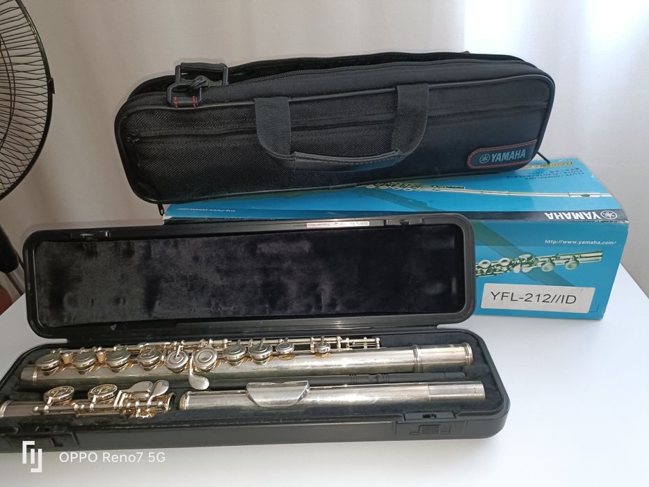 Продам флейту Yamaha 212