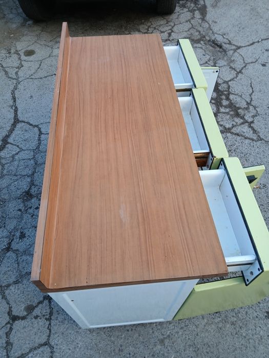 Работен шкаф железен