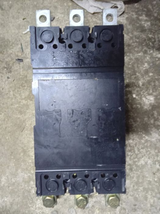 Întrerupător electric Fuji EA403B