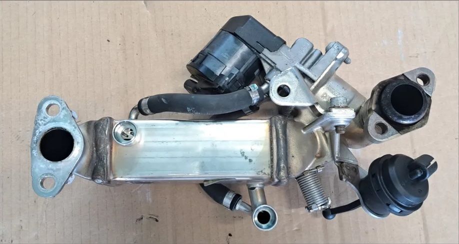 Racitor gaze EGR BMW E81 E87 LCI E82 E88 E90 LCI E91 LCI E92 E93 E60 LCI E61 LCI E84
