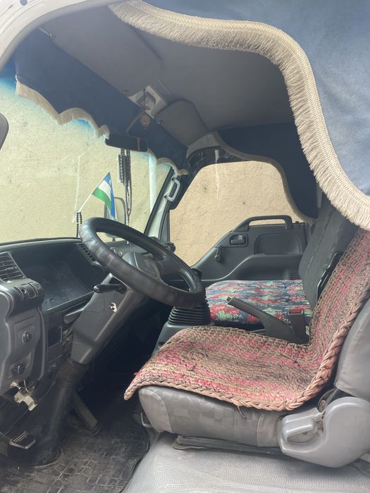 Isuzu 2012  idial sastayani