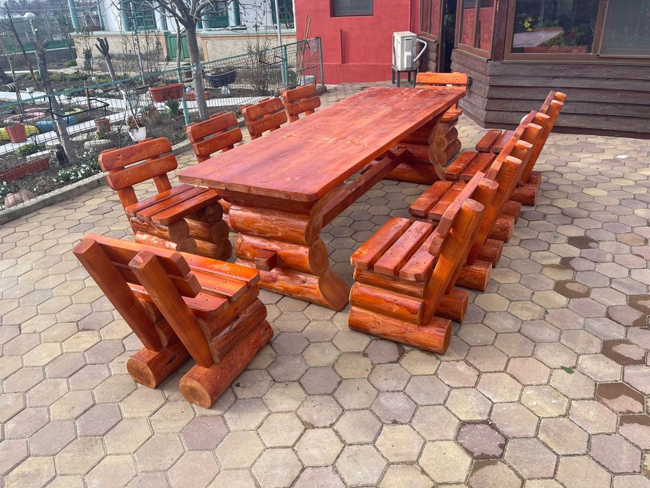 Leagane si mese rustice din lemn masiv