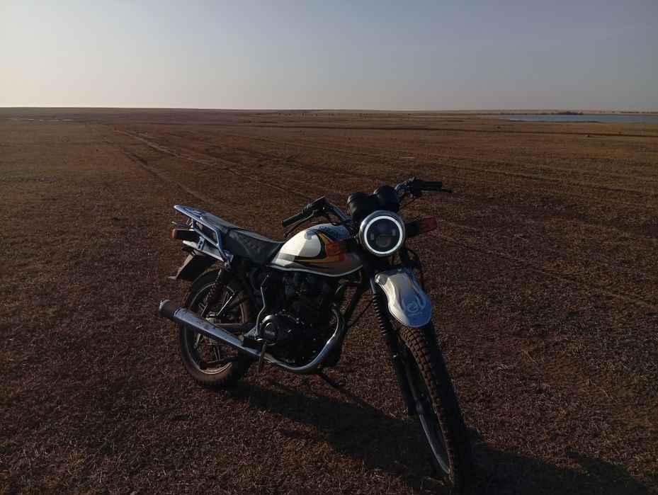 Продам мотоцикл 200 кубов