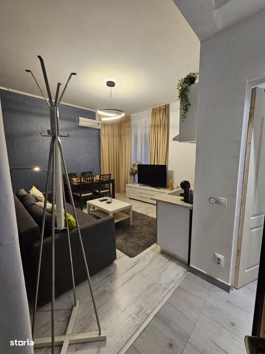 2 Camere Universitate / Romana