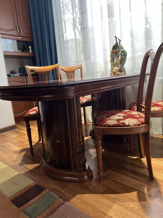 Стол + 8 стульев б/у