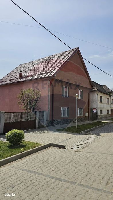 Casă / Vilă cu 5 camere de vânzare