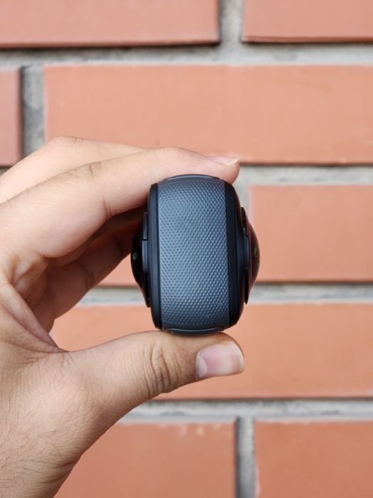 Экшн-камера Insta360 X4