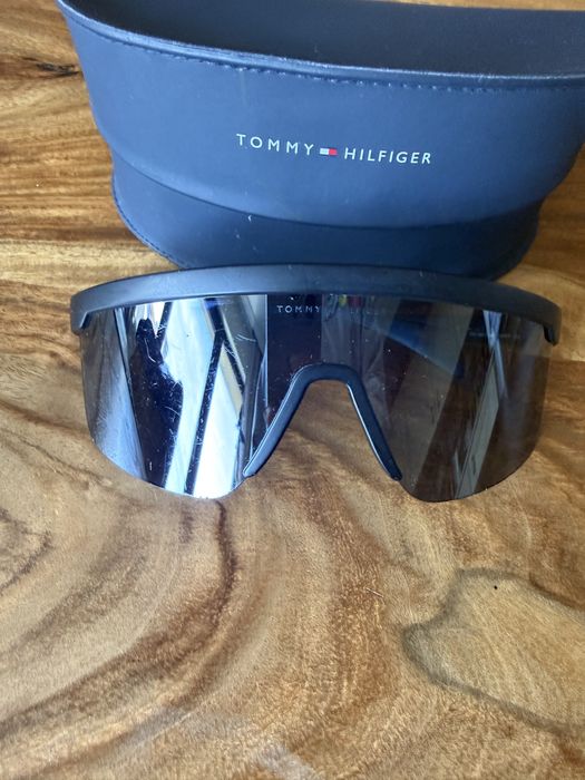 Слънчеви очила Tommy Hilfiger