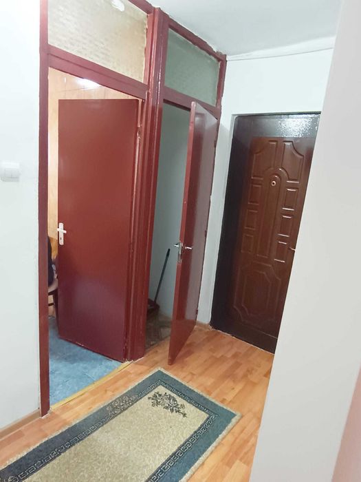 Apartament 3 camere,etaj 4
