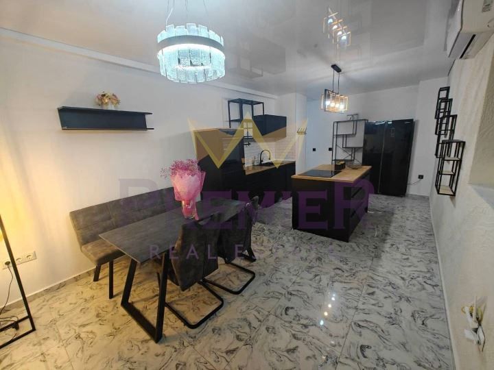 Тристаен в Слънчев бряг