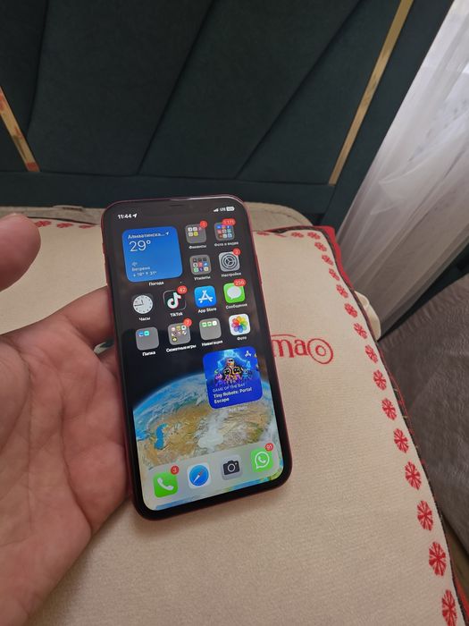 iPhone 11 128GB Product Red