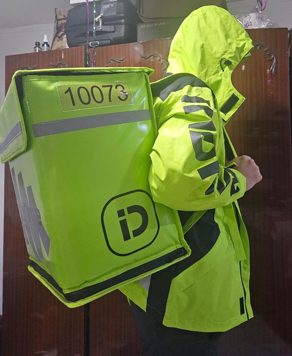 Продам термосумку и дождевик