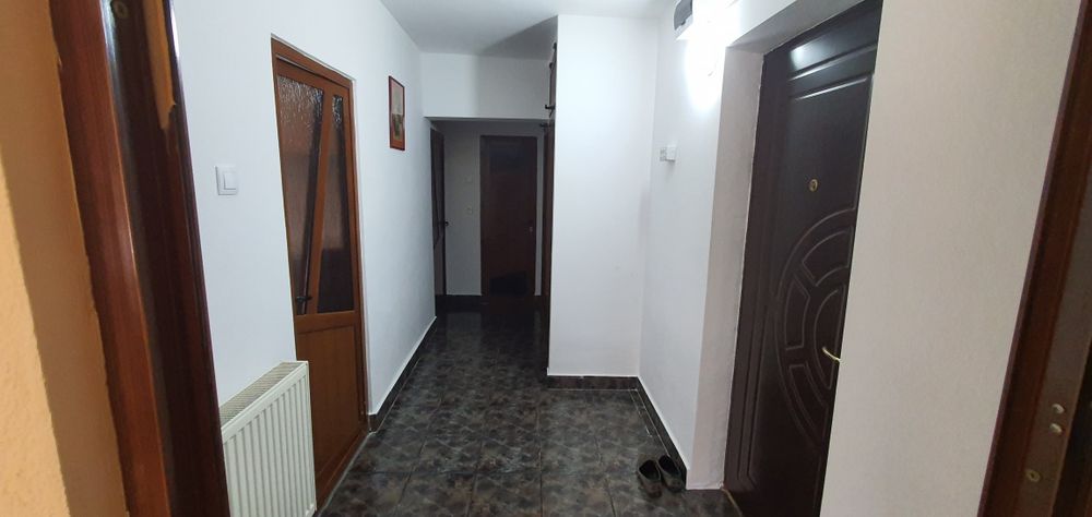 Inchiriez apartament 2 camere