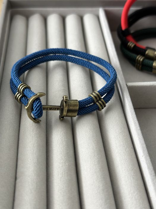 Гривни с котва / различни цветове /