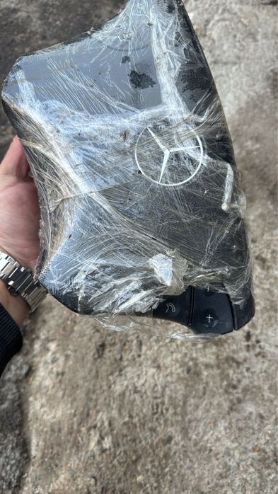 Салон на 211, двери, фонарь