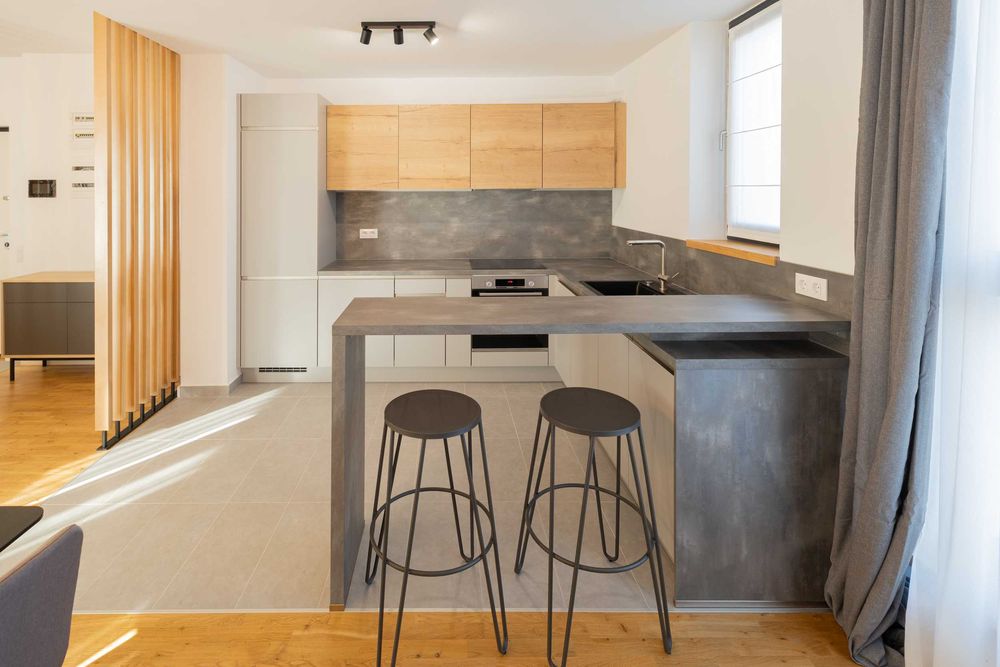 Inchiriez Apartament cu 3 camere Bucuresti zona Baneasa - Proprietar