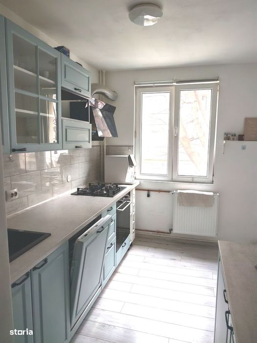 Apartament 3 camere semidecomandat