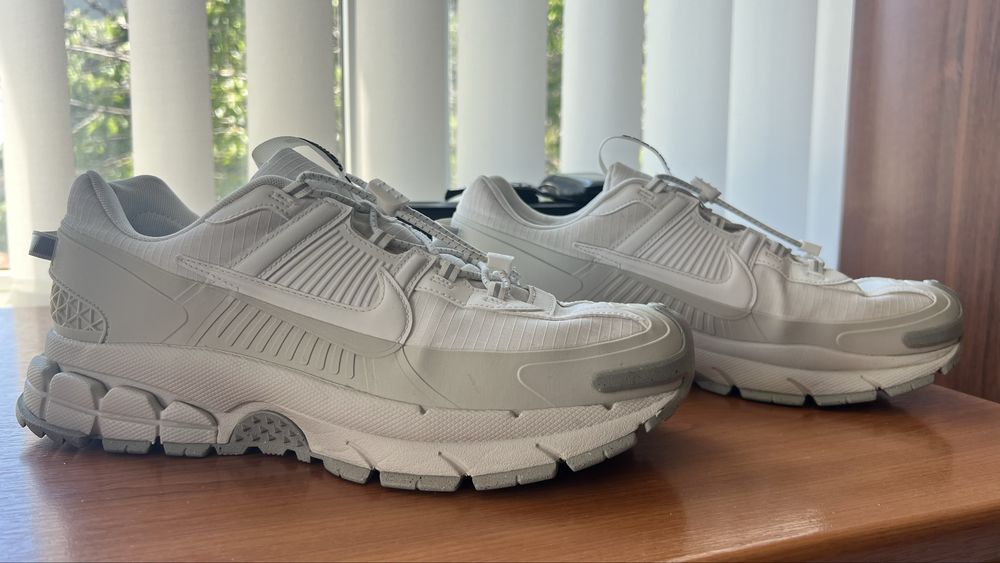 Nike Zoom Vomero Roam, 45 номер. Като нови! Супер качество и уникални.