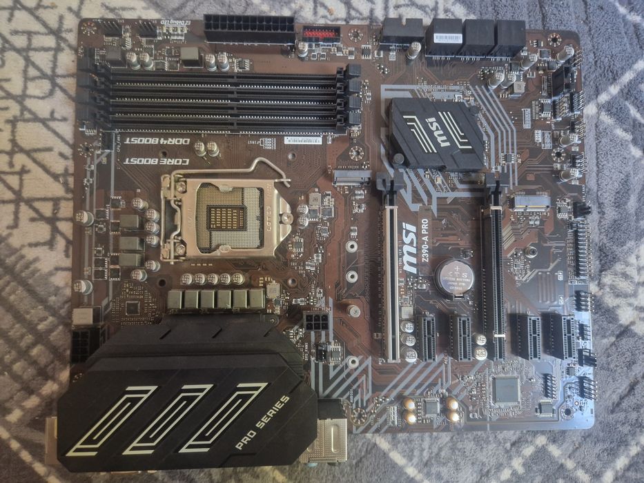 Placa de baza MSI Z390 A-PRO si procesor I5 9400F