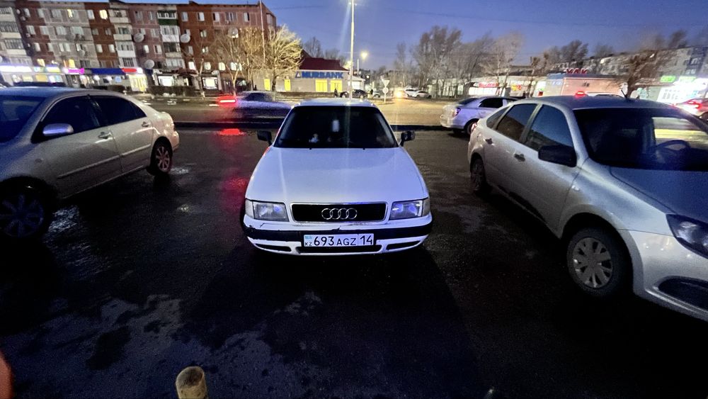 Audi 80 б4 1992 продам слышно