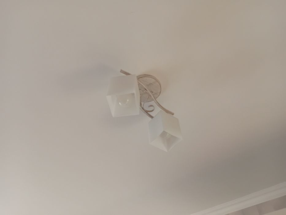 Продам б/у люстры