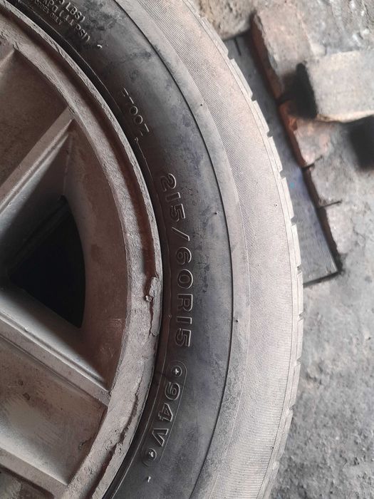 Продаю шины с дисками на бмв е34