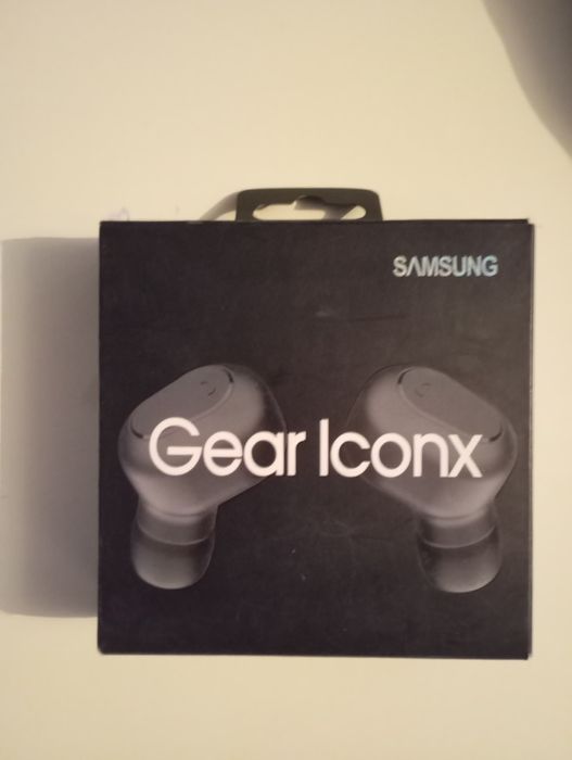 Продам безпроводные наушники